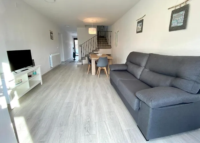 Casetas De Mateu * Torres del Obispo